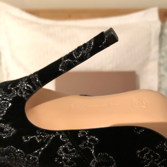 Gianvito Rossi Empress Bootie Shanghai Black (6.5) - Picture 6 of 8